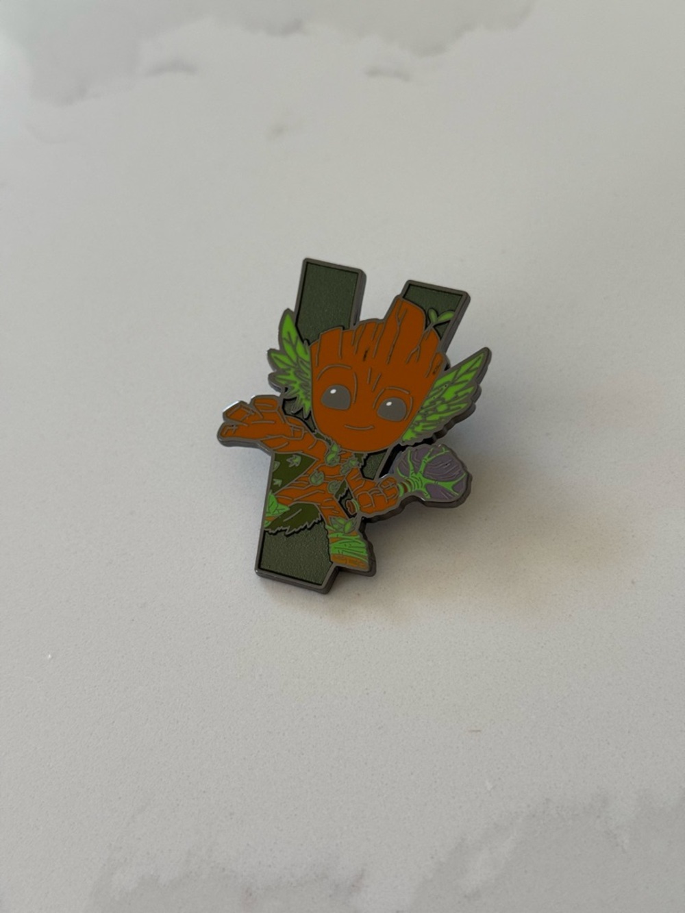 2025 Disney Marvel We Are Groot Marvel Mystery Box Pin Letter V - Picture 2 of 4
